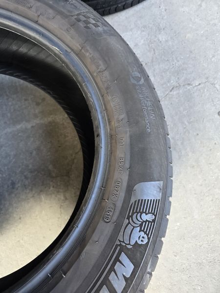 235/60/18 MICHELIN 4бр