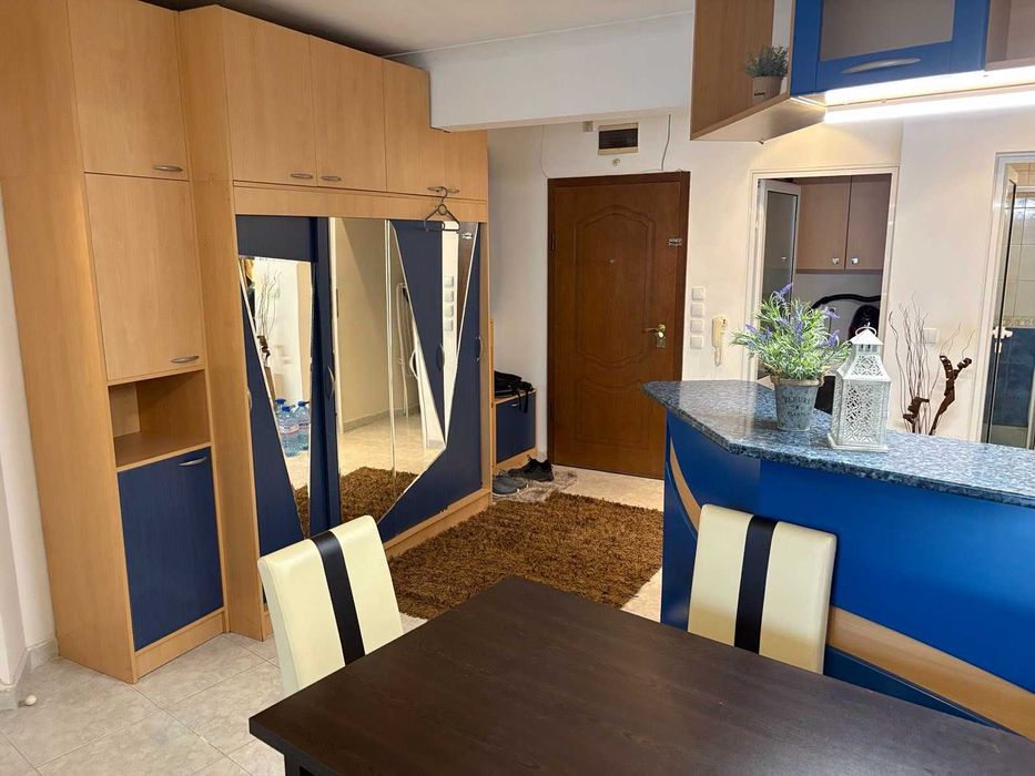 Дава се под наем Двустаен апартамент в София, Център - 63 кв.м за 598.23 € - Снимка #2