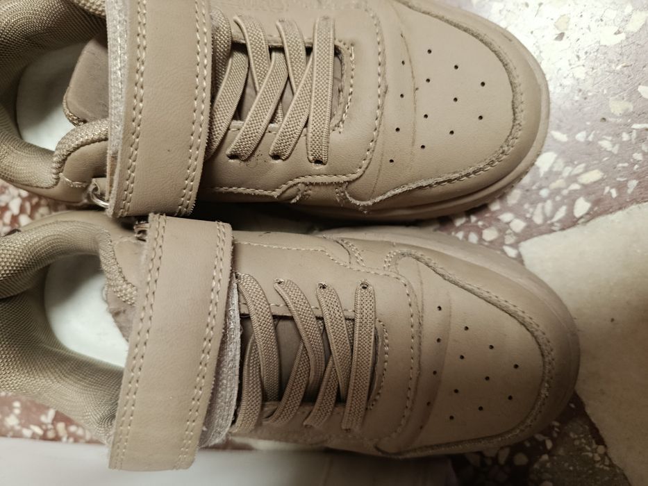 Adidas băiat în stare foarte buna