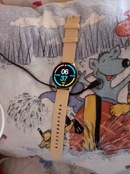 Часовник Смарт нов