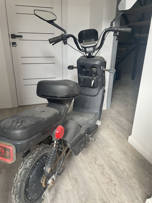 Электроскутер,танк