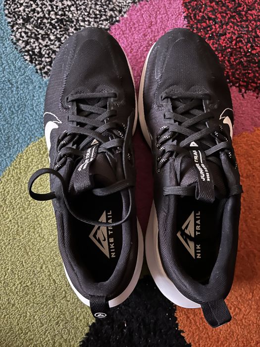 Vând pantofi sport Nike noi