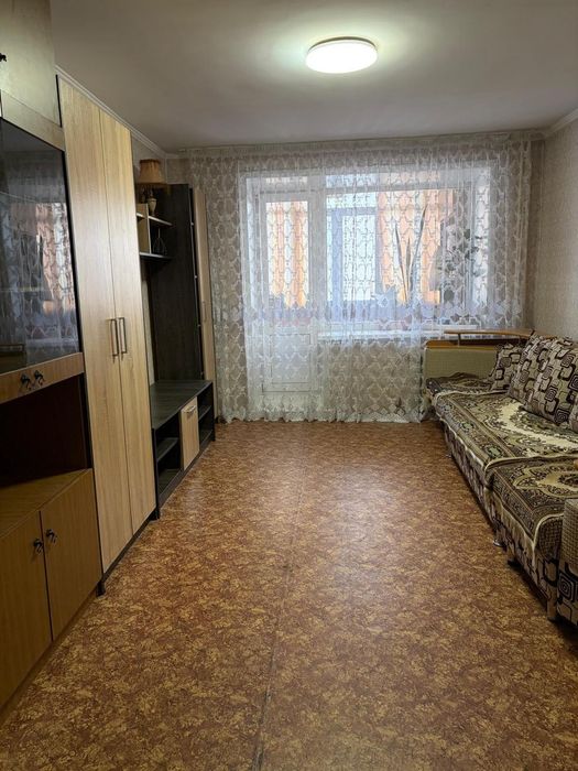 Продам 3 комн квартиру на Бензострое