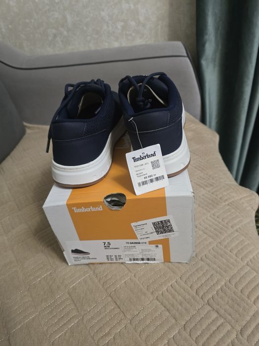 Продается кроссовки timberland. Размер 43