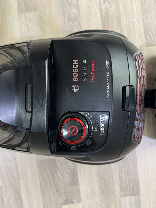 Пылесос Bosch 2000W