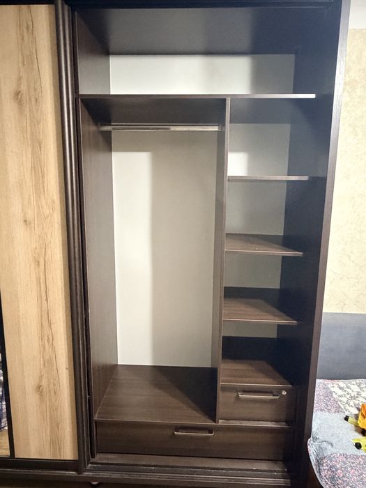 Продается шкаф купе в хорошем состоянии