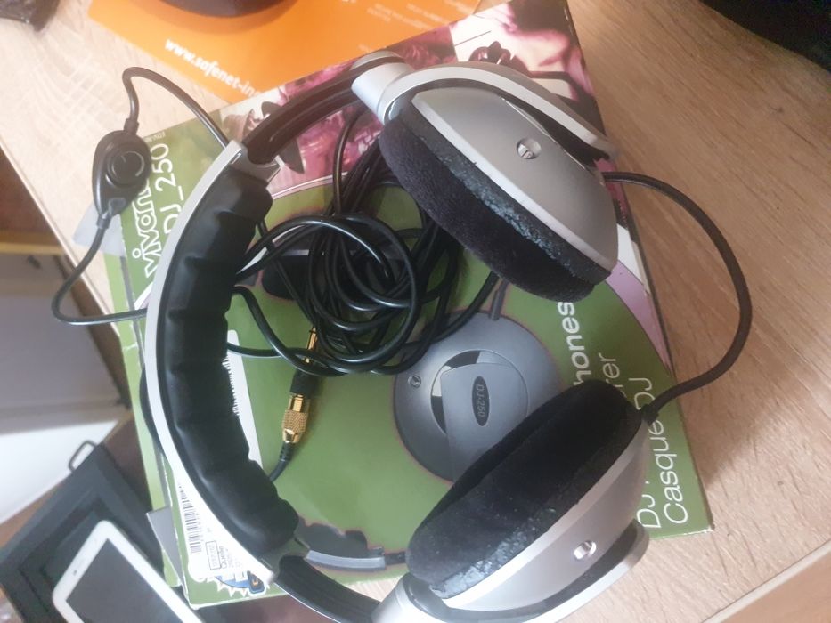 Casti profesionale . Pret 120 lei