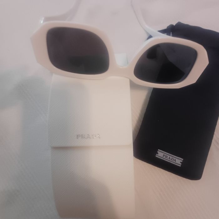 Слънчеви очила Prada