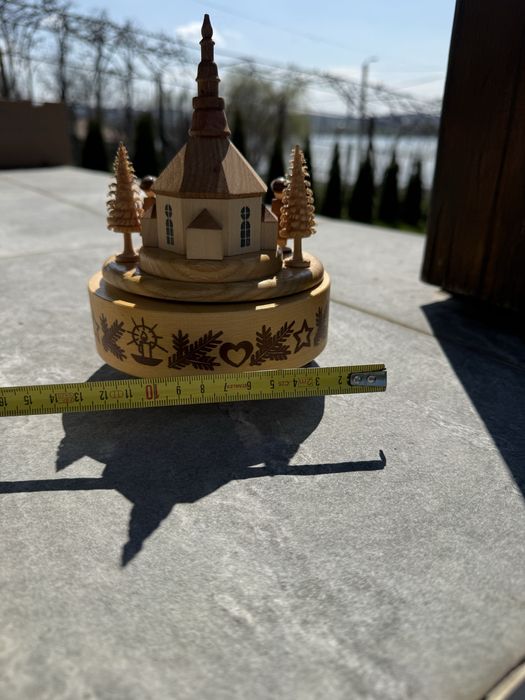 Cutie muzicala din lemn