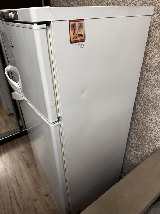 Продам холодильник