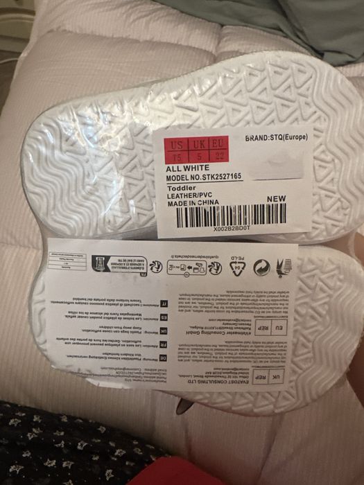 Кроссовки для детей. 22 размер