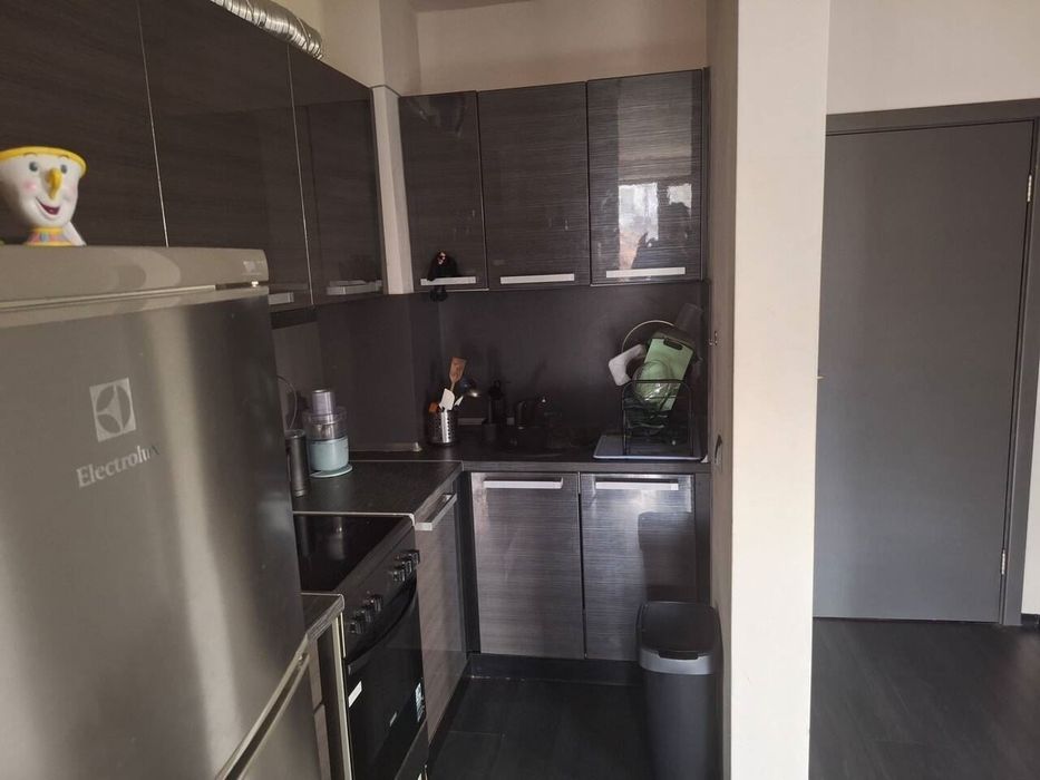 Дава се под наем Тристаен апартамент в София, Хладилника - 120 кв.м за 746.64 € - Снимка #4