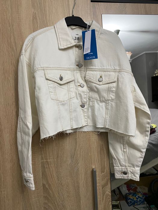 Чисто ново бяло дънково яке Sinsay