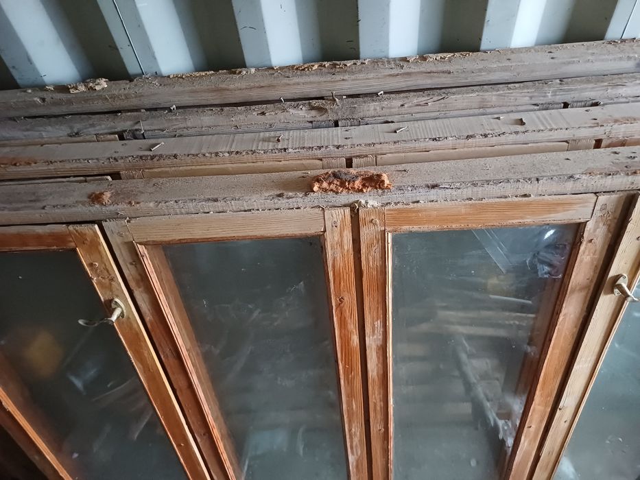 Окно из деревьянный