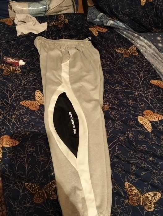 Продам мужские трико .