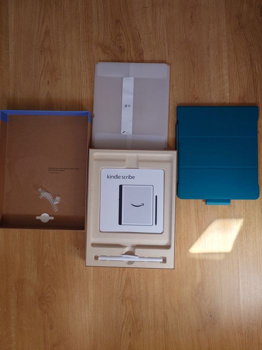 Kindle Scribe 2024 model 64Ggb Premium Pen