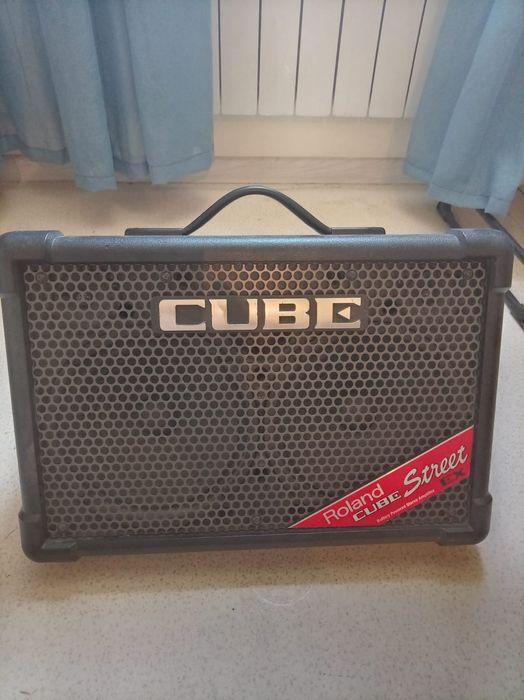 Гитарный комбоусилитель Roland Cube Street EX.
