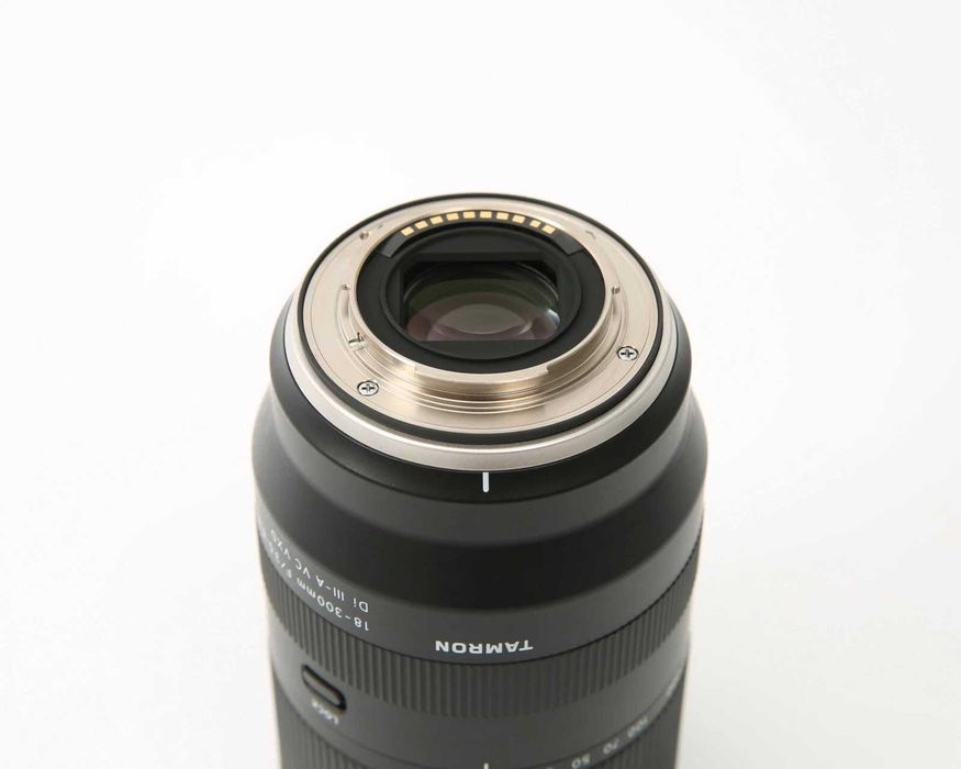 Tamron 18-300mm Obiectiv Foto F3.5-6.3 Di III-A VC VXD Sony E. Nou!