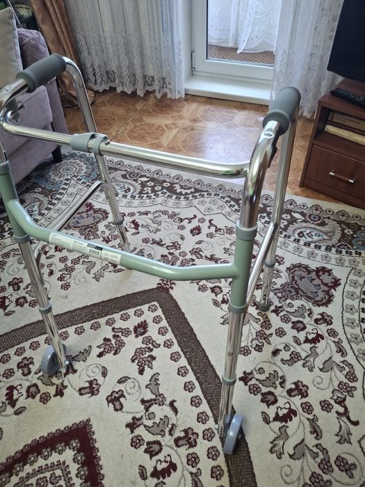 Ходунки для людей с проблеммами ОДА