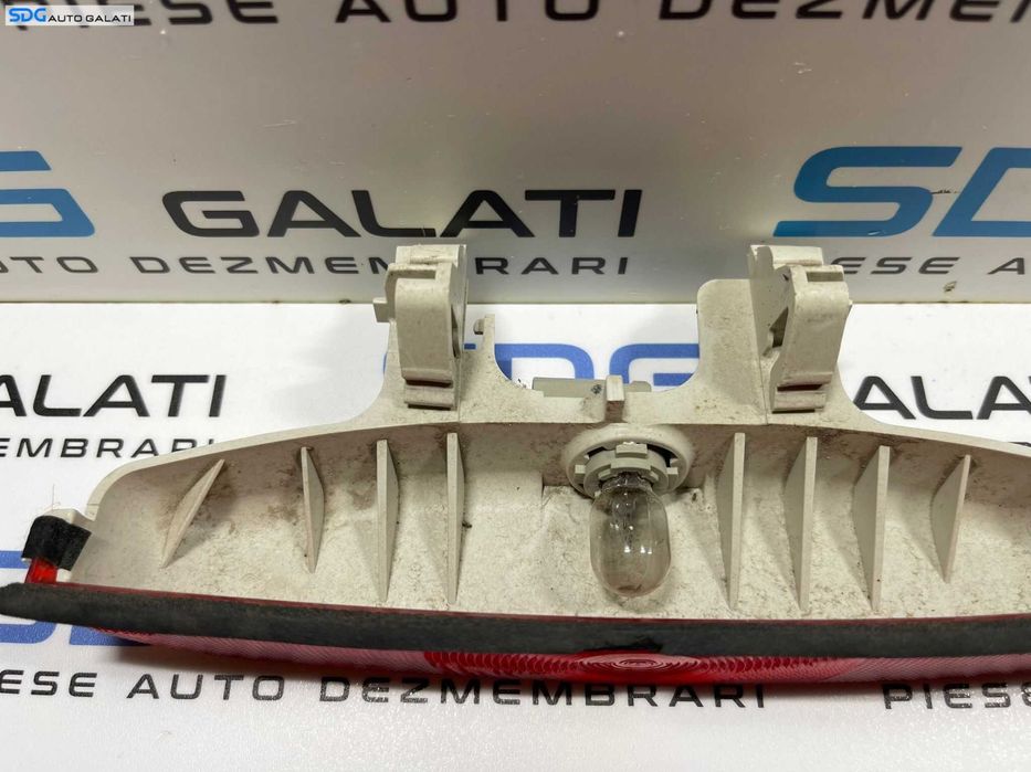 Stop Lampa Tripla Centrala Auxiliara de pe Haion Haion Portbagaj Mazda 3 2003 - 2009 [2513]