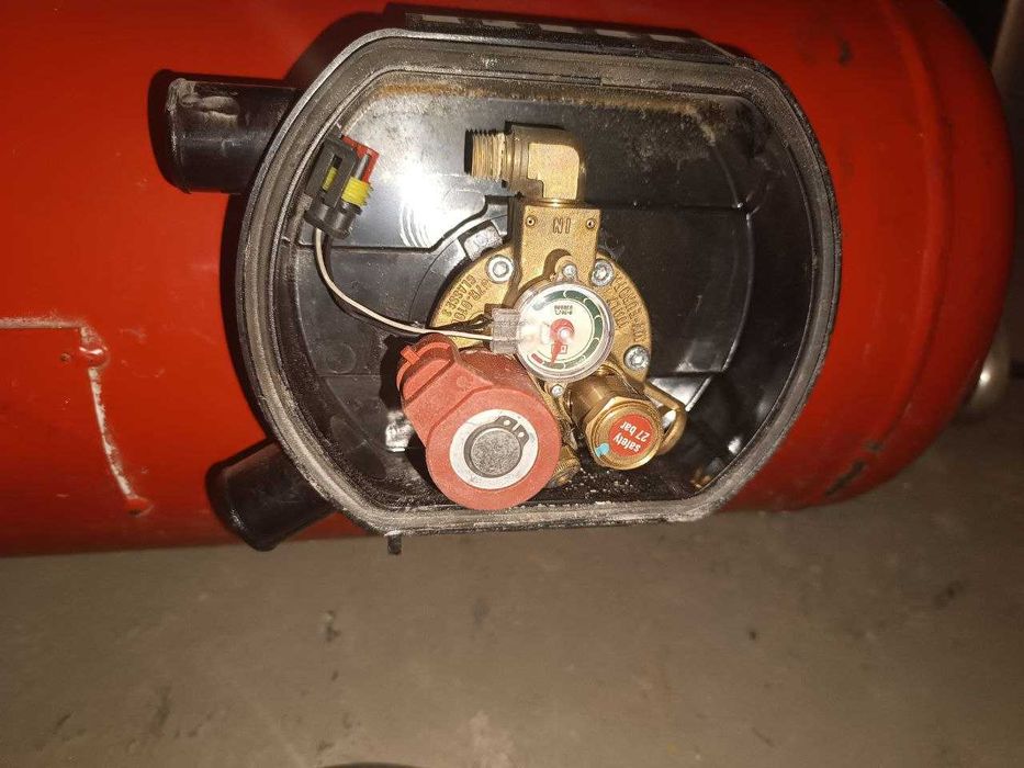 Продам ГБО для авто 4 цилиндра brc