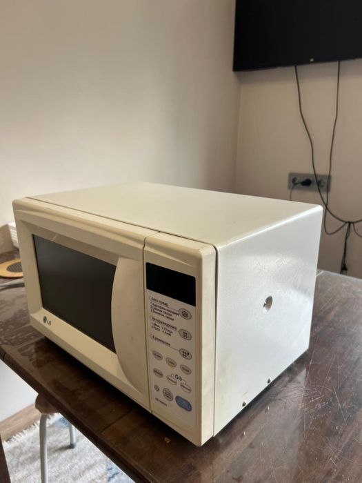Микроволновая печь LG MS-2042 (б/у)