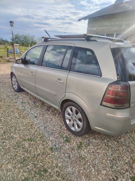 Vand schimb Opel Zafira B 7 locuri