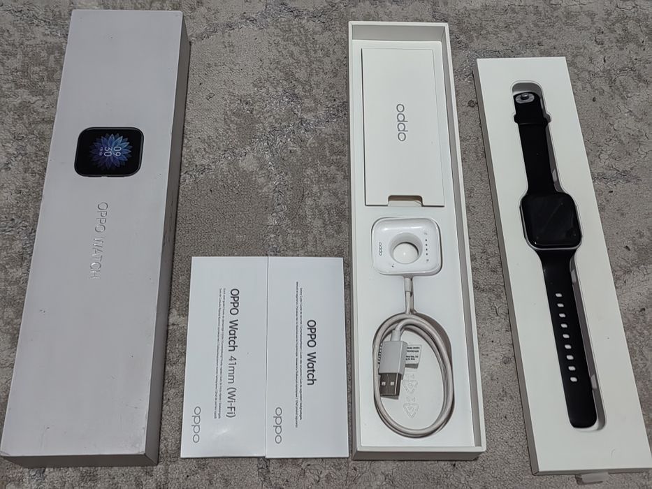 Продам часы Oppo watch срочно торг уместен