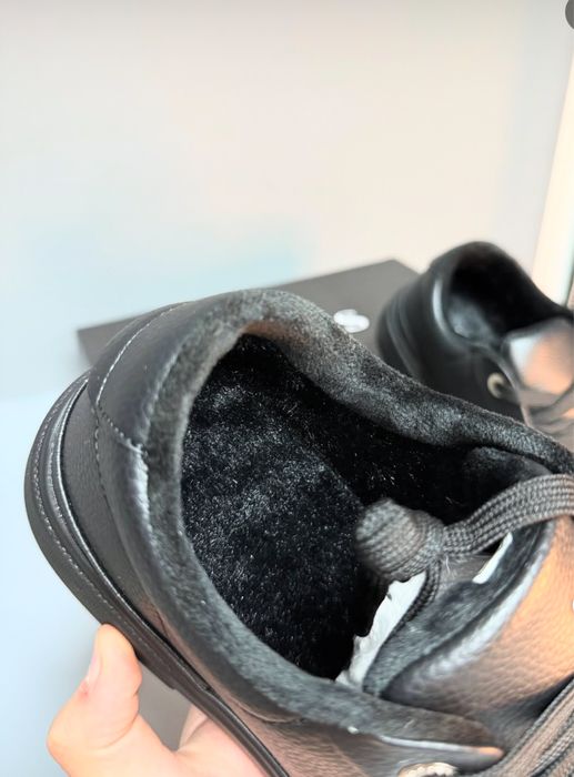 Зимния обувь Boss новые