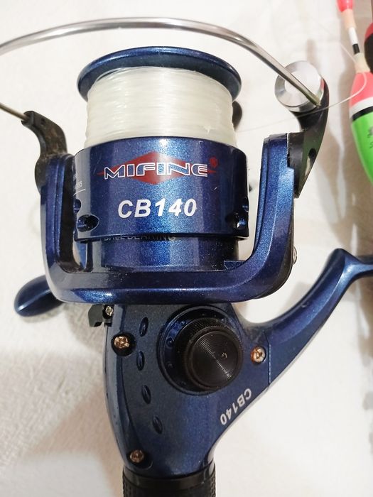 Спиннинг для рыбалки. С набором рыбака.