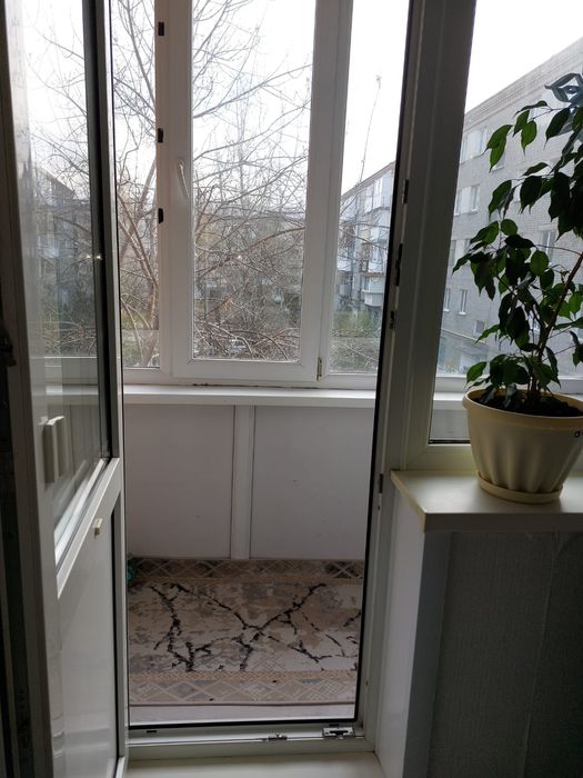 Продам 2 ух.комн кв район маг.Караван