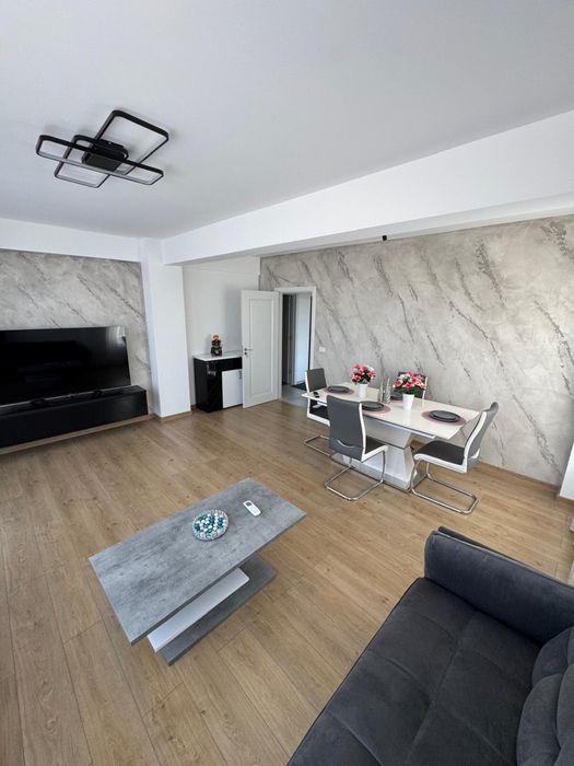 Apartament tip penthouse, cu terasă de 20 mp și vedere panoramică spre Piatra Craiului – Panoramic Garden, Cristian