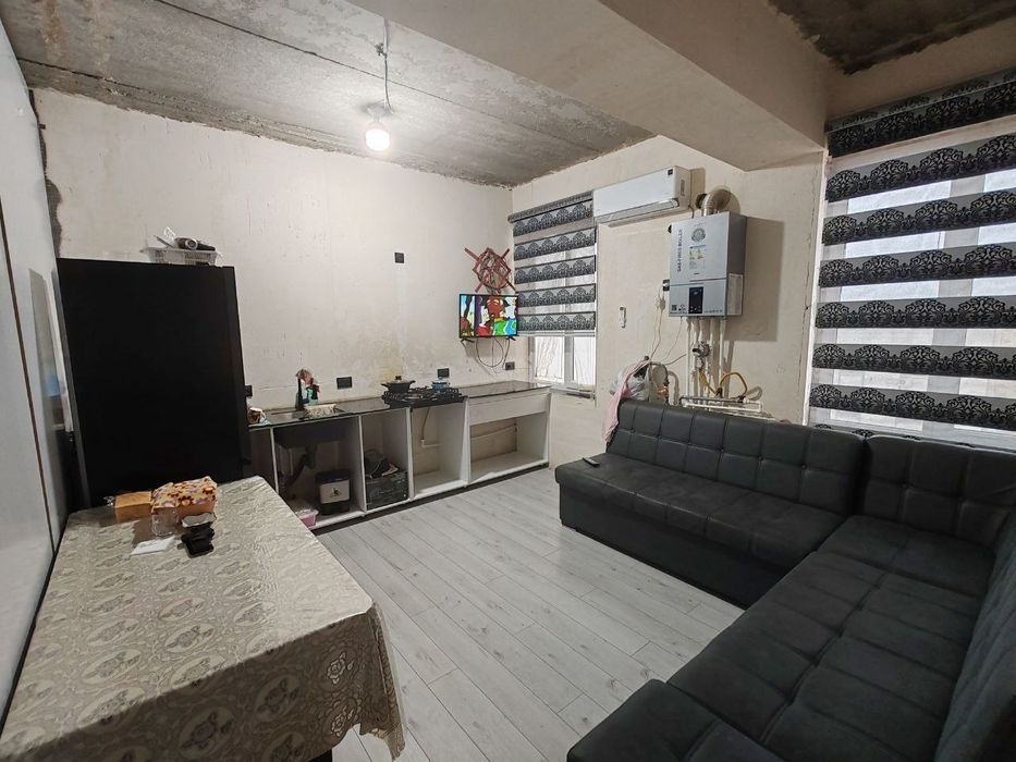 2хоналик 8каватда 7микрорайон 
8каватлик янги гиштлик домдан
60квм,60