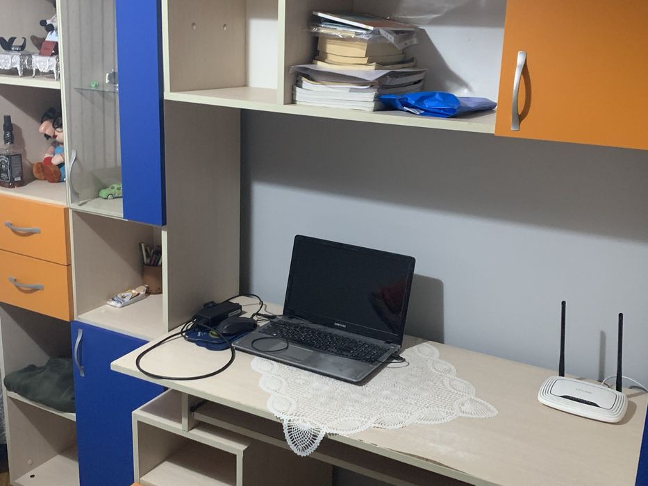 Секция, две легла и ракла