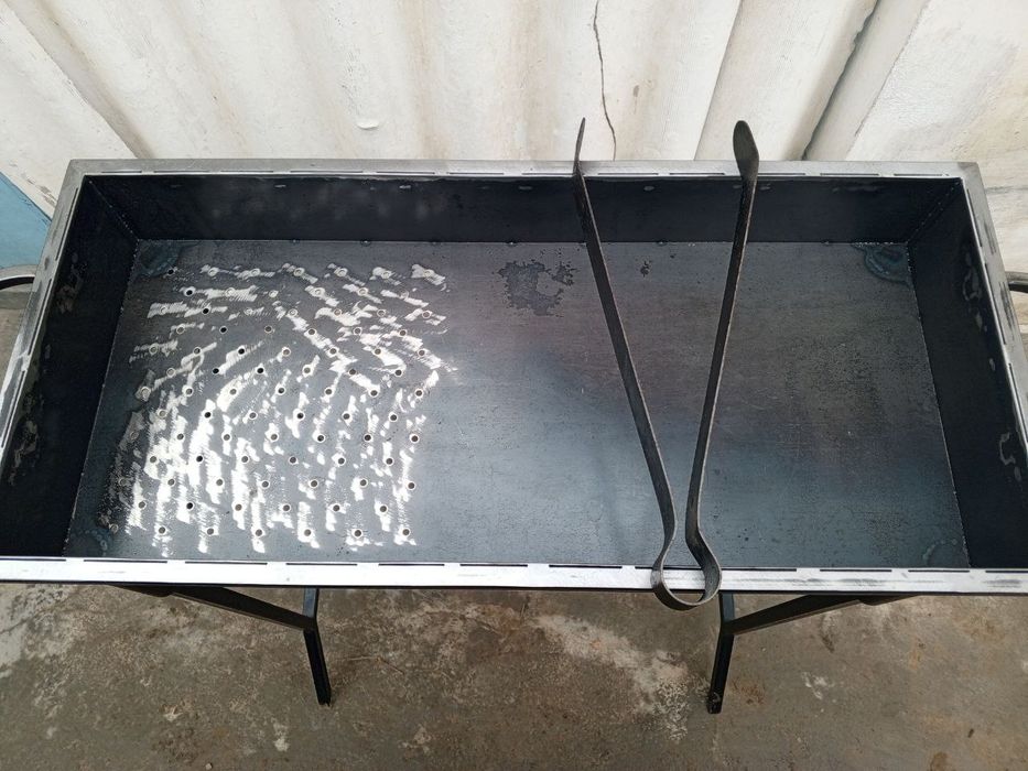 Мангал для приготовления шашлыка