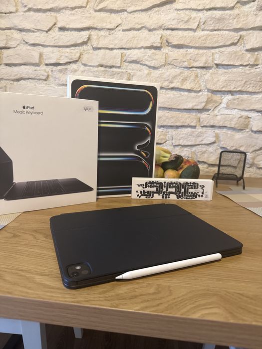 Ipad Pro M4 (2024) 13 inch + Magic keyboard + Pencil Pro Iasi • OLX.ro