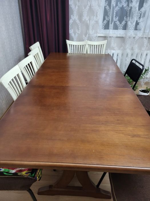 Продам Стол в хорошем состоянии