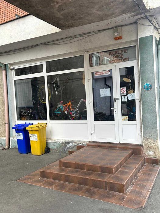 De vanzare spatiu comercial