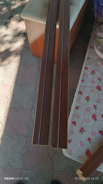 Деревянный брусок на дверной короб