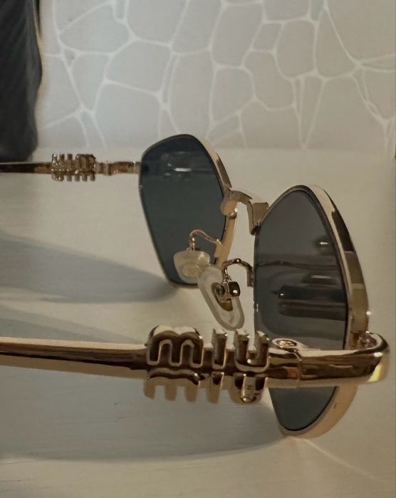 Слънчеви очила Miu Miu
