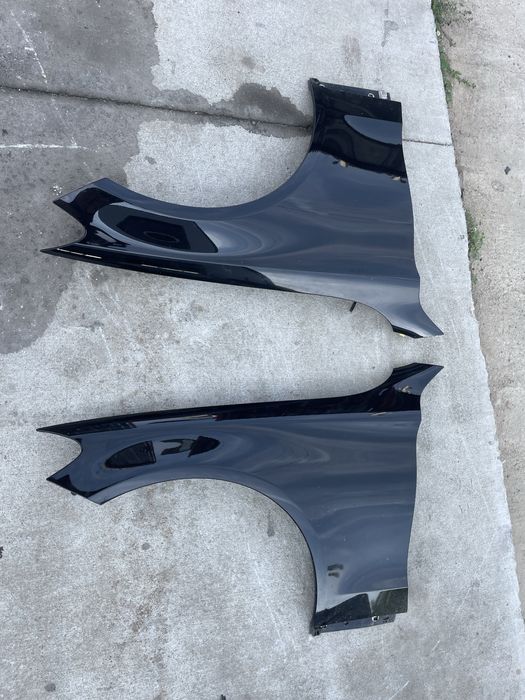 Vand aripa stanga / dreapta Mercedes w205 / impecabila / negru