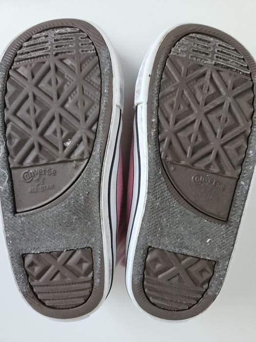 Teniși Converse, mar. 25
