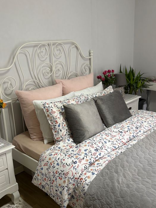 Pat metalic IKEA alb, 160*200