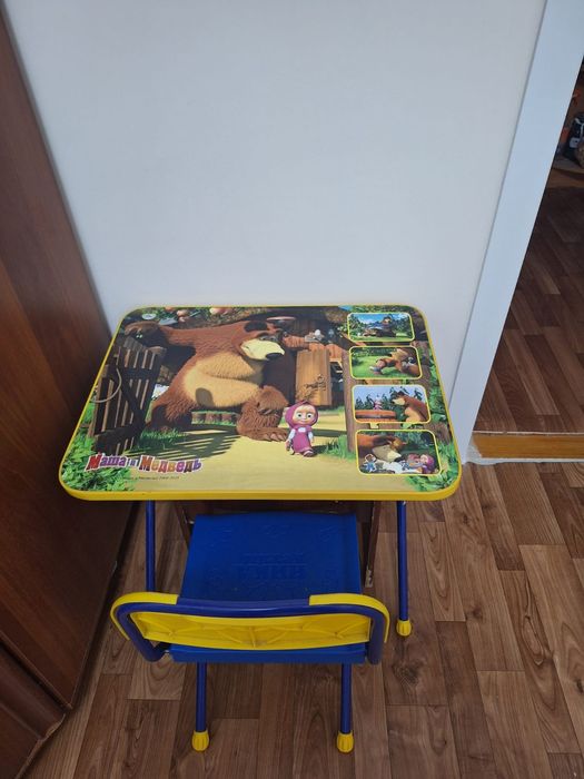 Детский стол со стулом
