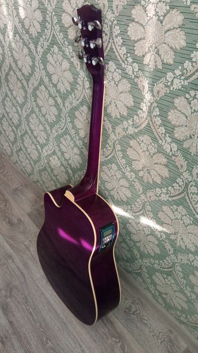 Гитара полуакустика