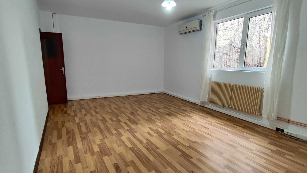 Inchiriez vila Piata Alba Iulia - Mall Vitan. 190mp utili