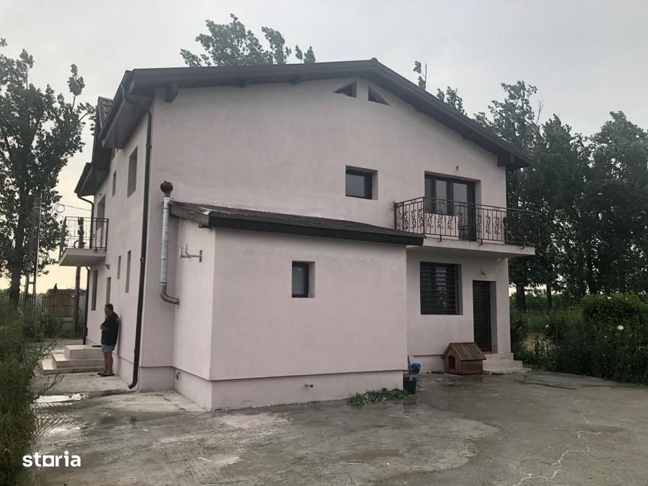 Casă cu 6 camere, curte și siguranță maximă