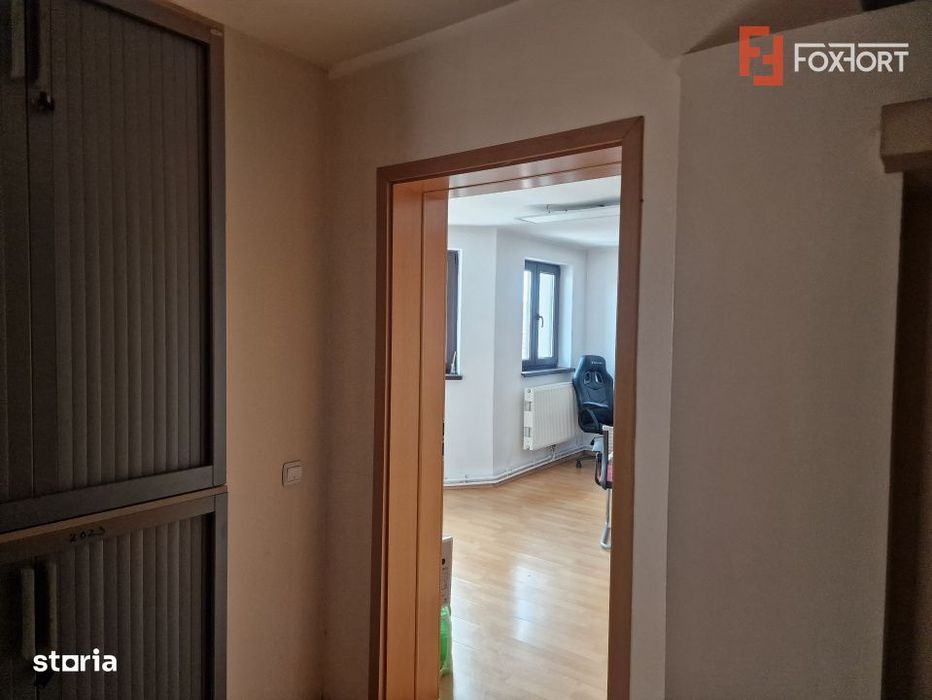 Spatiu comercial cu 16 incaperi - zona Mehala