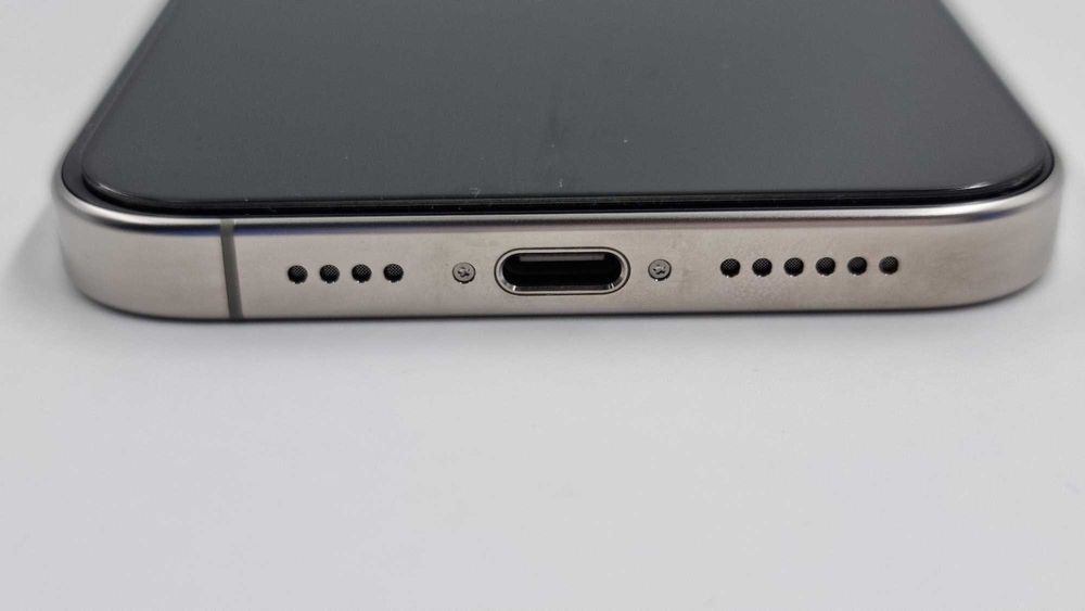 iPhone 16 Pro Max [Amanet Club Caro]