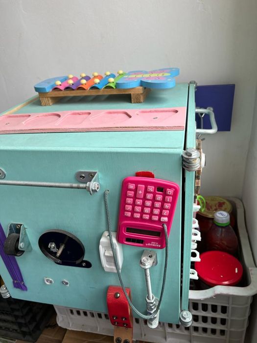 Бизиборд куб